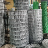 setka svarnaya otsinkovannaya 50kh50kh1 4 mm v rulonakh 1 5kh25 m