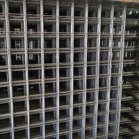 setka svarnaya kladochnaya v kartakh 100x100x4mm 1x2m