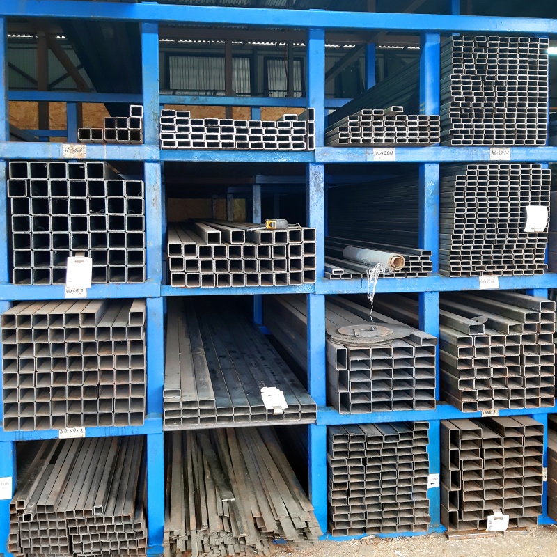 Применение профильных труб в строительстве заборов и ограждений